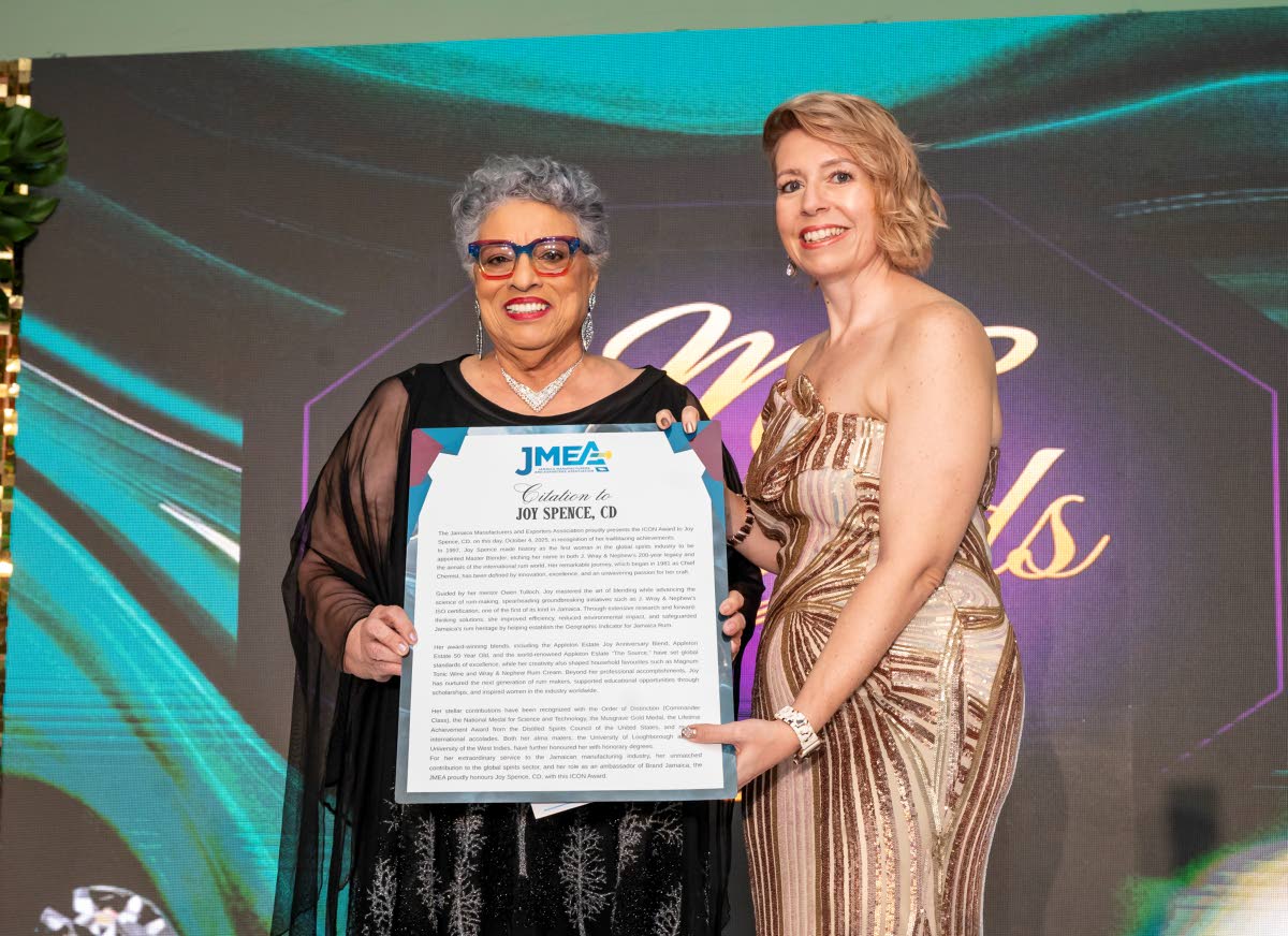JMEA President Kathryn Silvera presents the JMEA Icon Award to Dr Joy Spence at the 2025 M&E Awards.