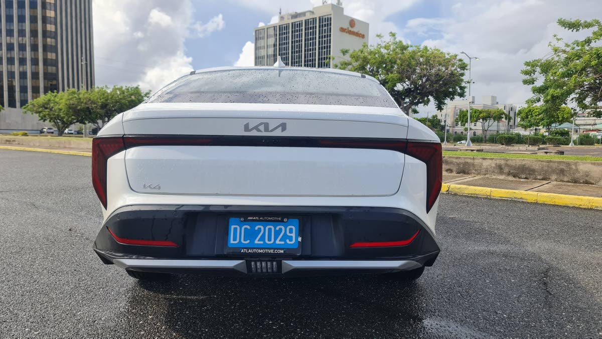 The powerful rear fascia is anchored by vertical LED elements, emphasising the K4’s broad, athletic shoulders and efficient road presence.