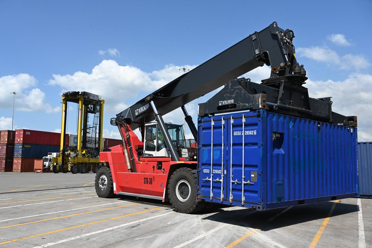The Netherlands and European Union deliver another shipment of vital relief supplies to Jamaica yesterday in response to the devastation caused by Hurricane Melissa last week. The Dutch Navy support ship, HNLMS Pelikaan, docked in the Kingston Harbour yest