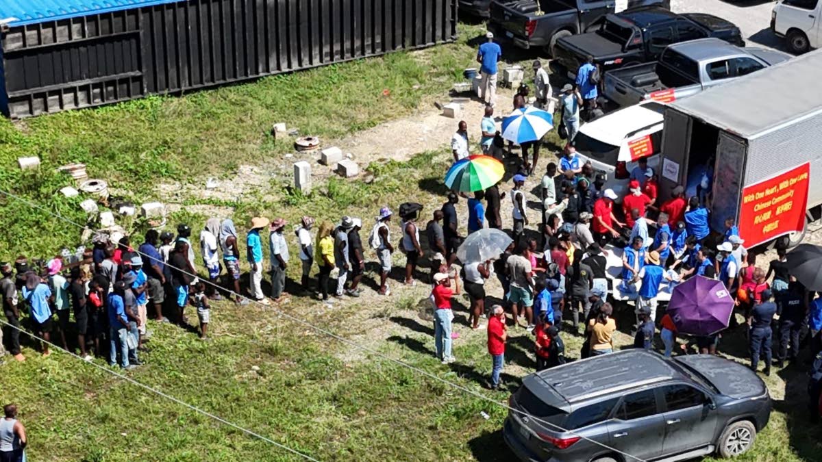 The Jamaican Chinese Benevolent Association, in partnership with the Chinese Community of Jamaica, has distributed packages to several communities after Hurricane Melissa.