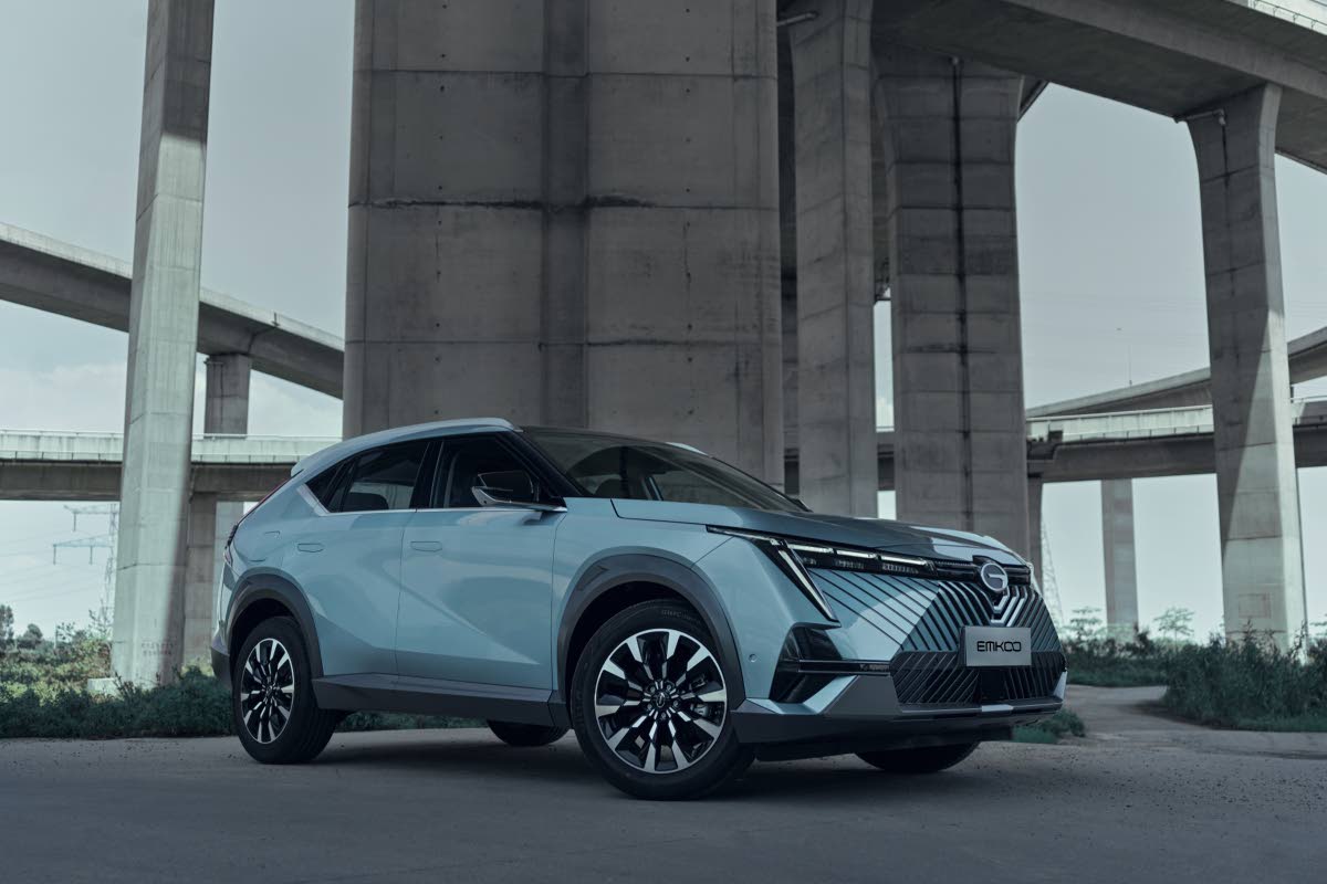 Emkoo a futuristic SUV that blends bold innovation with refined sophistication. 