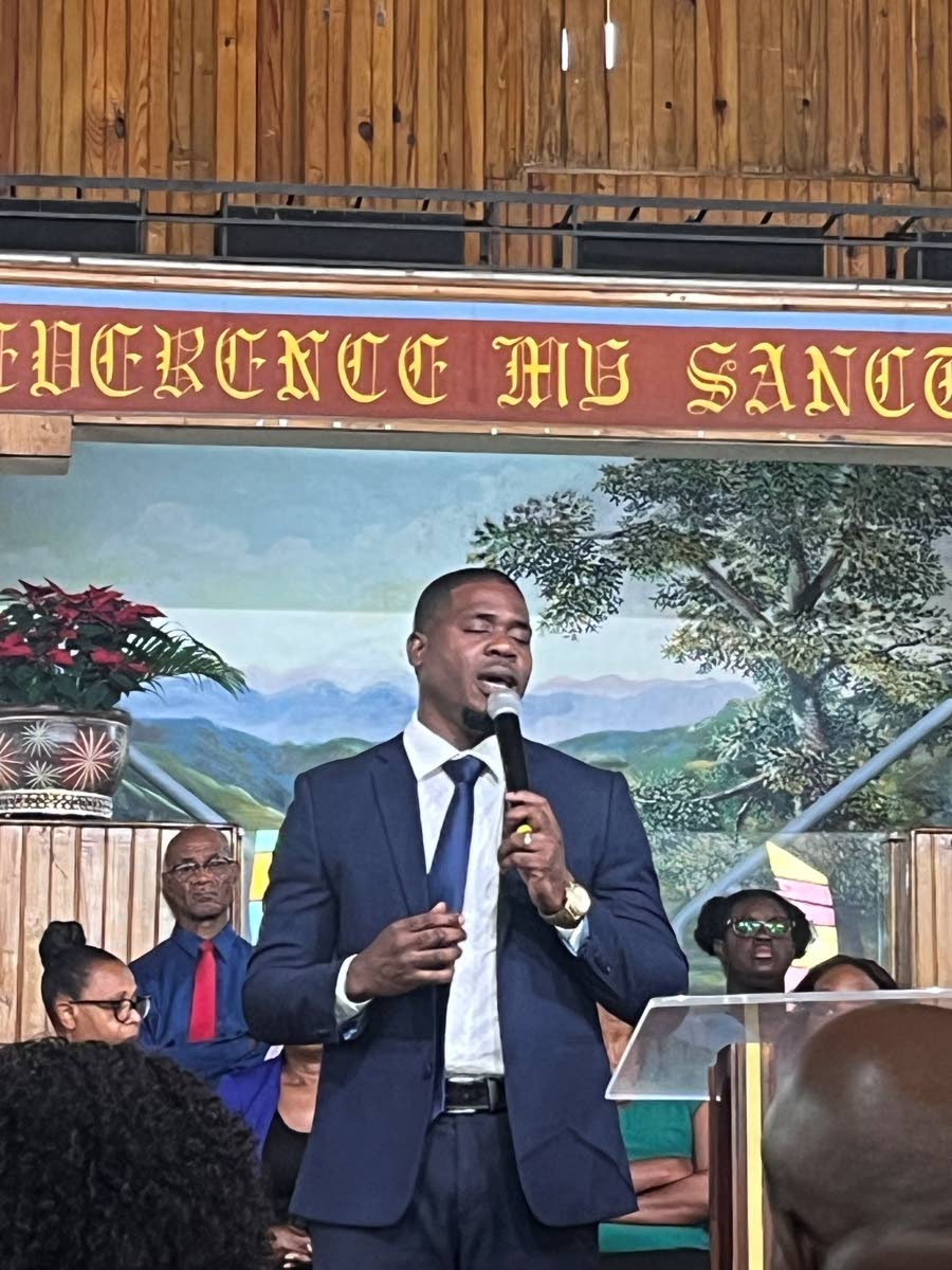 Geovanni Baker stirred hearts with ‘When Jesus Comes’.