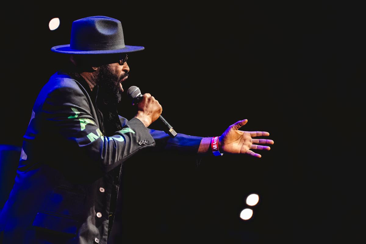 Richie Stephens opened his set with his dancehall classic ‘Trying To Get Close To You’.