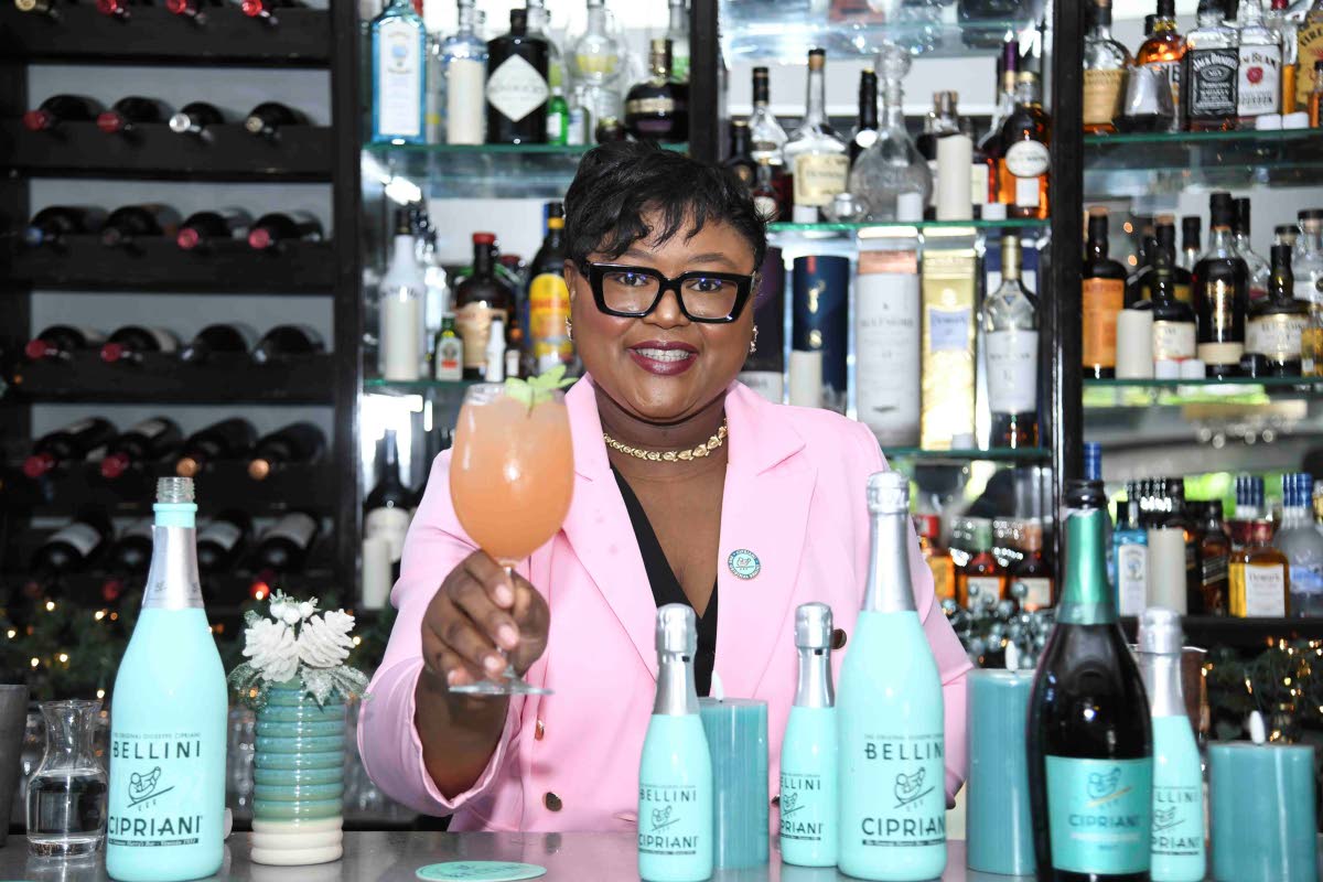 Although the Bellini is already a wine cocktail, it can be used to make other mixes like the gintini-Bellini. 