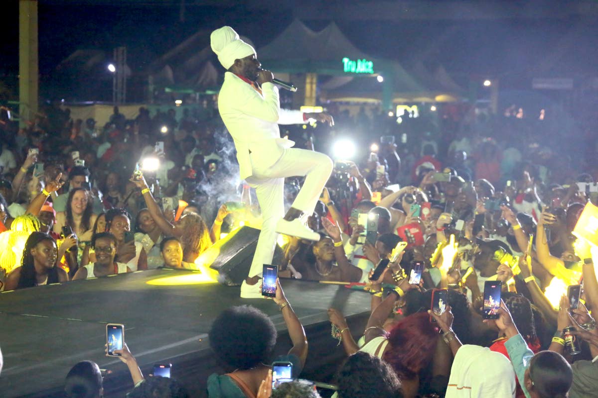 Sizzla served up some of his hits as he celebrated 30 years in music at Rise to the Occasion  held on Sunday, October 19, at Sabina Park, Kingston.
