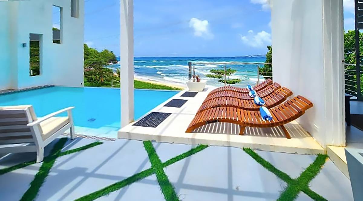 Swim up on the middle floor level with its pool bar.