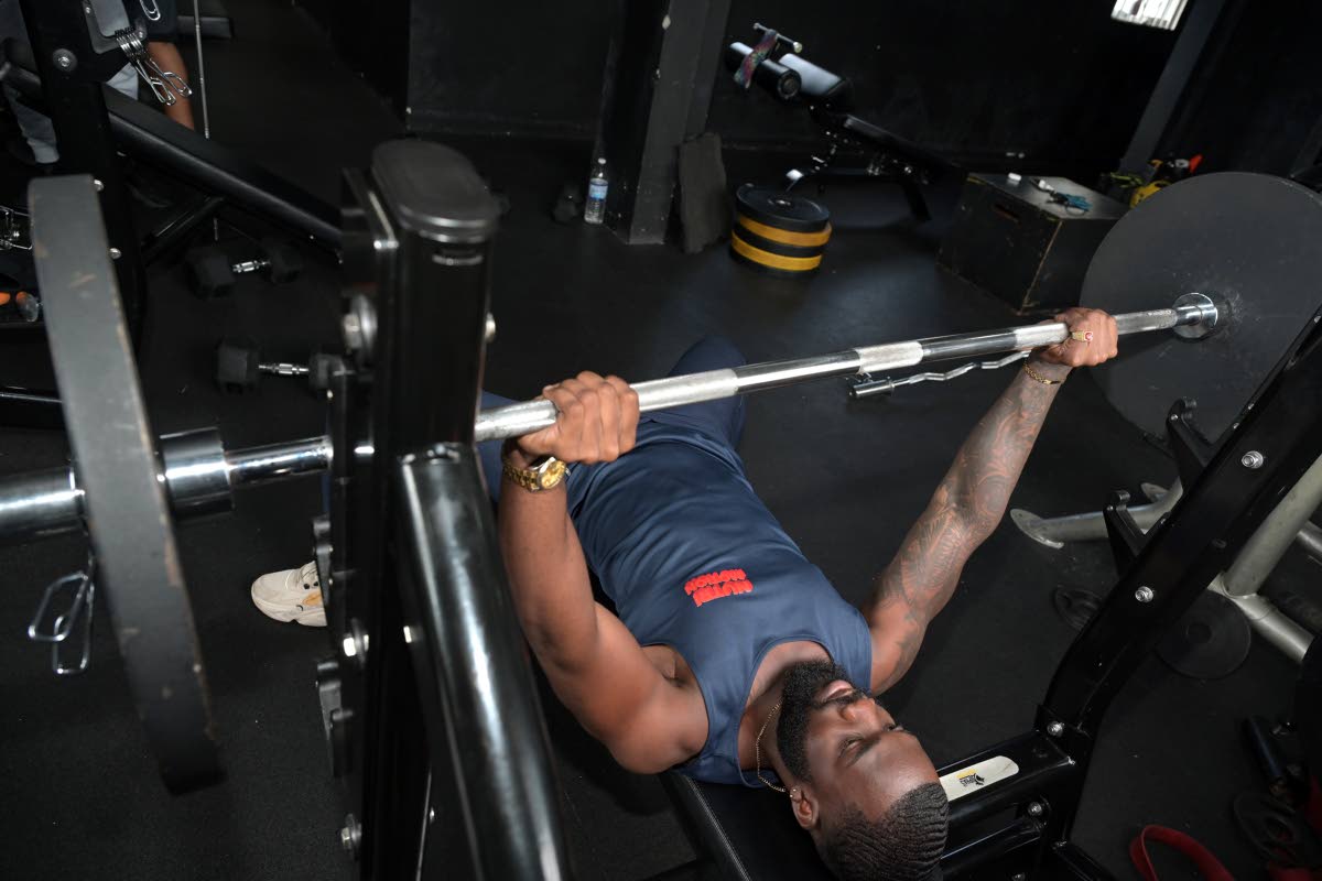 As a personal trainer, Reid focuses on a hybrid approach, combining cardio, strength, mobility, and flexibility training. 