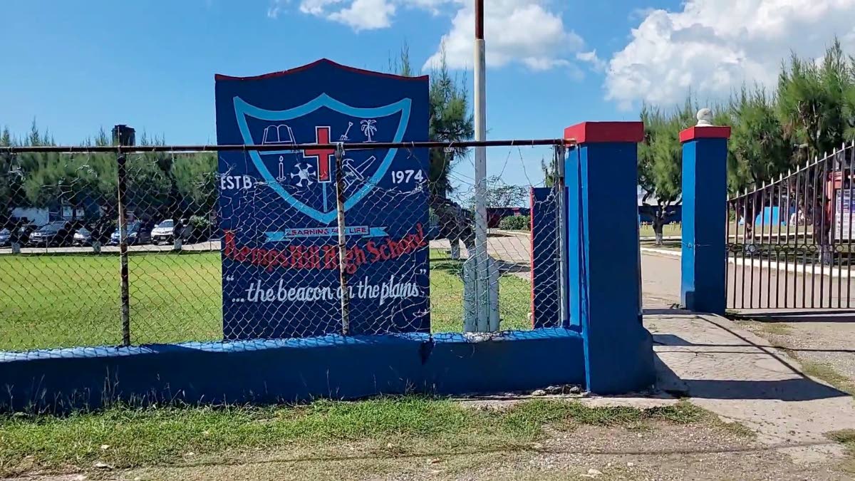 The entrance to Kemps Hill High School.