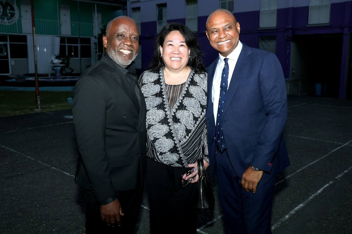 Norman Manley Law School Principal Dr Chistopher Malcolm (right) with lead sponsors, Simone Chanpong (centre), director of Tastee Limited, and attorney Christopher Townsend of TWP, at the pilot of NMLS Dining and Mentorship Programme.
