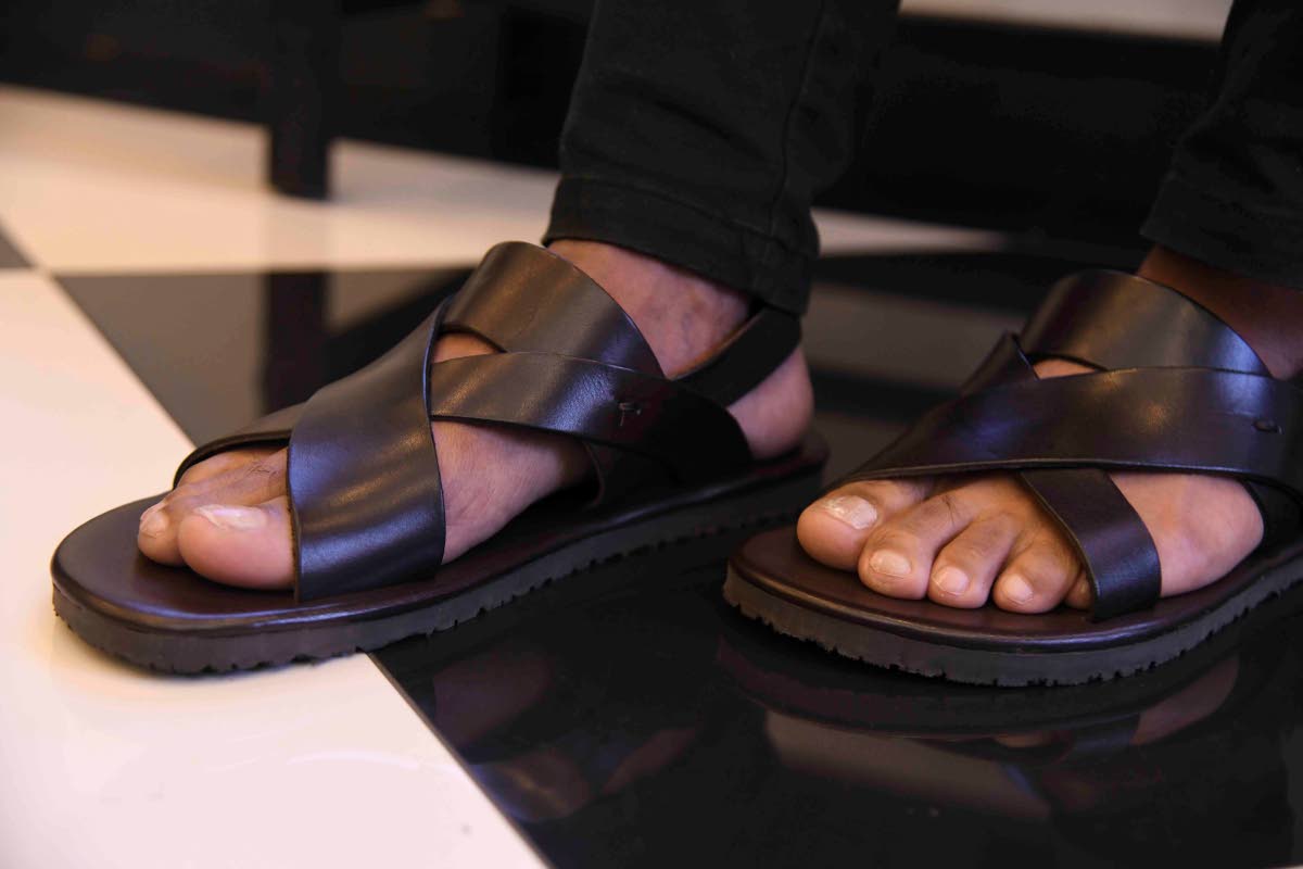 These male sandals were handcrafted to be both fashionable and comfortable.