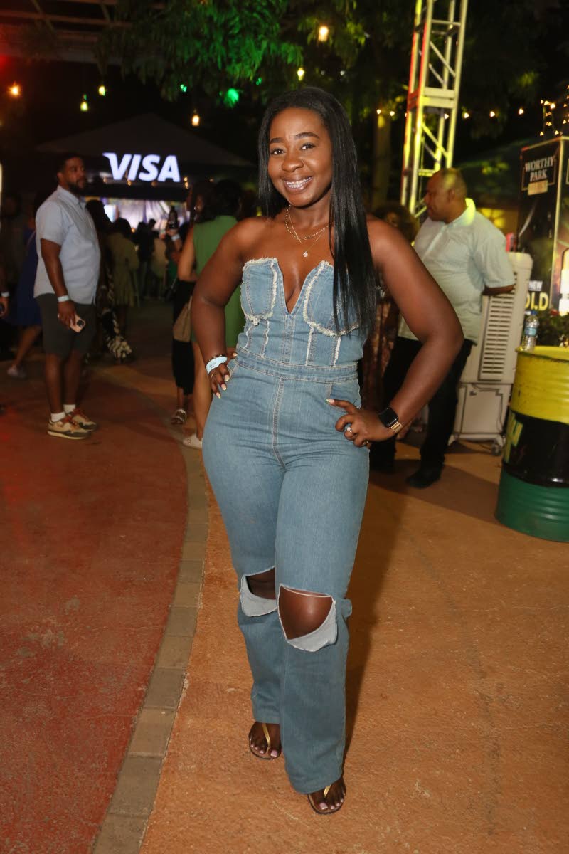 Denim continued its reign as the night’s standout trend, with warehouse team leader Dana Ivey confidently showing off her Fashion Nova find.