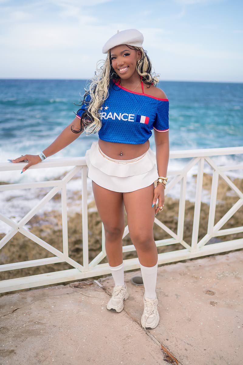 Shelecia Edwards shows off her France-inspired ‘fit.