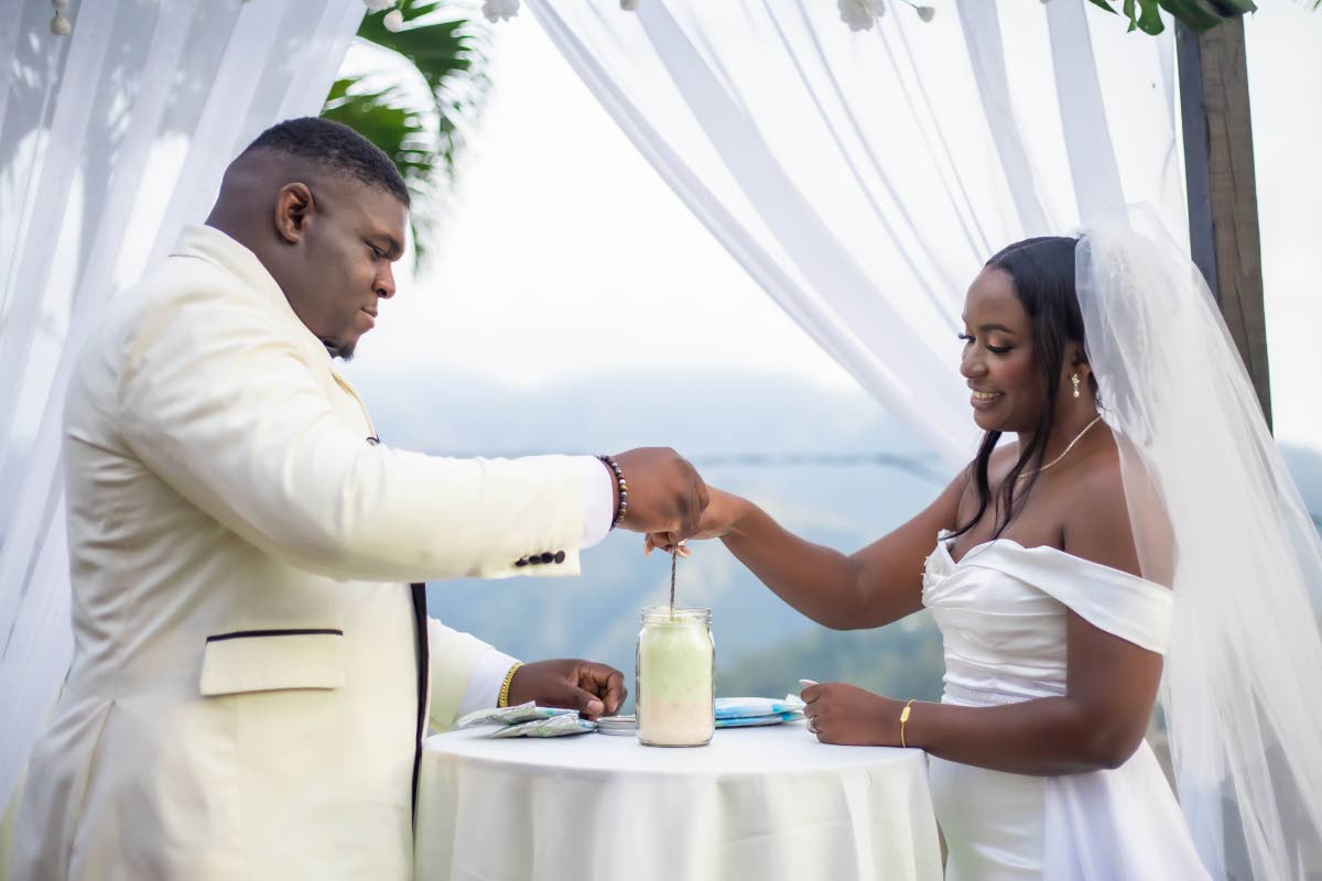 For their unity ceremony, ‘Becoming One Flavour’, the Johnsons featured Lasco Food Drink’s carrot and vanilla flavours.