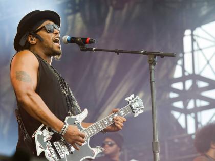 D’Angelo performs at the ‘Made In America’ music festival in Philadelphia on September 1, 2012.