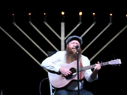 International superstar, Alex Clare, performing at the Evening of Light, Music and Giving –One Love, One Light Hurricane Melissa relief benefit concert hosted by Chabad Jamaica on December 21 on the lawns of King’s House.