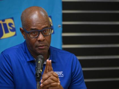 Past President of the Incorporated Masterbuilders Association of Jamaica (IMAJ), Lenworth Kelly, addressing a recent JIS Think Tank.