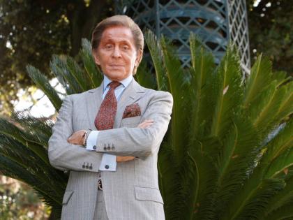  Fashion designer Valentino Garavani during a photo-call to present the documentary film ‘Valentino: The Last Emperor’ in Rome on Monday, November 16, 2009. 
