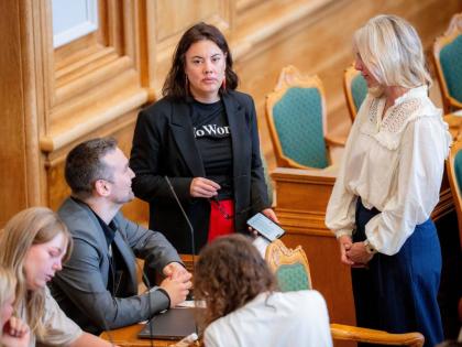 Naleraq’s Qarsoq Hoeegh-Dam from Greenland, Inuit Ataqatigiit’s Naaja H. Nathanielsen from Greenland, and Minister of Health and Church Affairs Ida Auken, during a meeting in the Folketing Hall at Christiansborg, Copenhagen, on August 27.