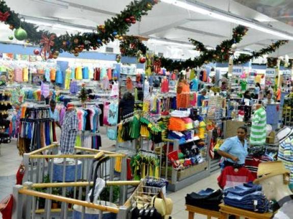 Mayor of Kingston, Councillor Andrew Swaby, cautioned seasonal vendors that they must register with the KSAMC, stressing that unregistered vending will not be tolerated.