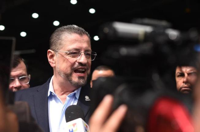 Costa Rican President Rodrigo Chaves speaks during a news conference regarding the seizure of four tonnes of drugs, at an air base in San Jose, Costa Rica, Friday, November 28, 2025. 